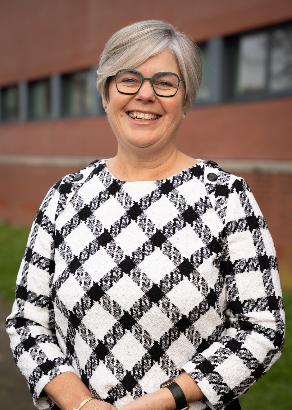 Vrouw is betrokken bij onderwijs en toekomstontwikkeling binnen Noorderpoort