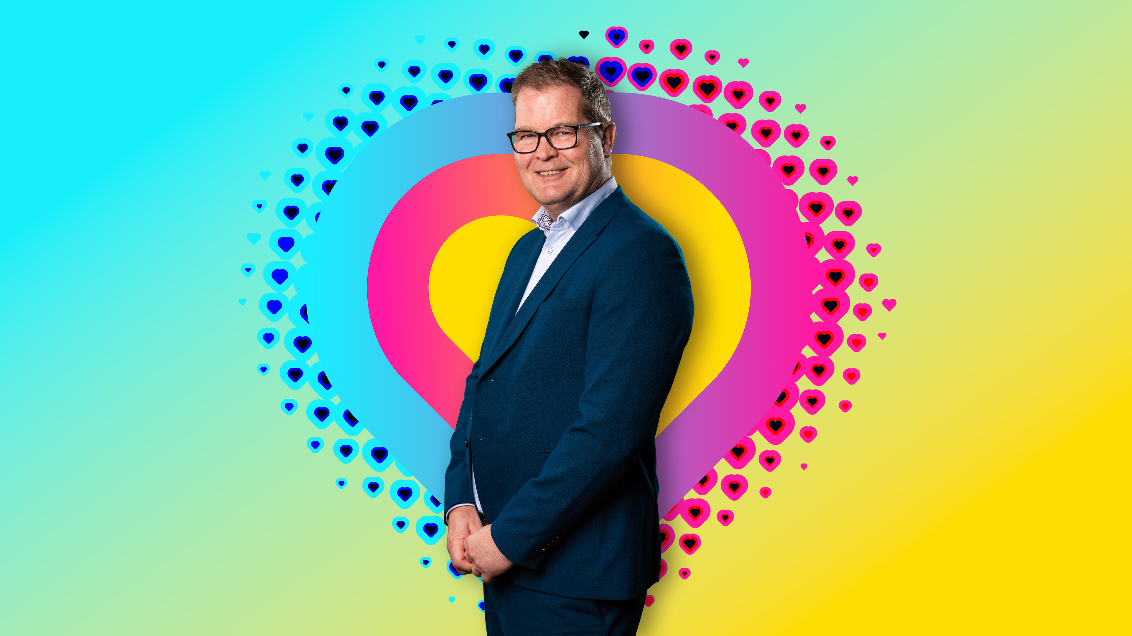 Juryvoorzitter Dirk Jan Hummel bij de Noorderpoort Jaarprijs 2025, gekleed in een donkerblauw pak.