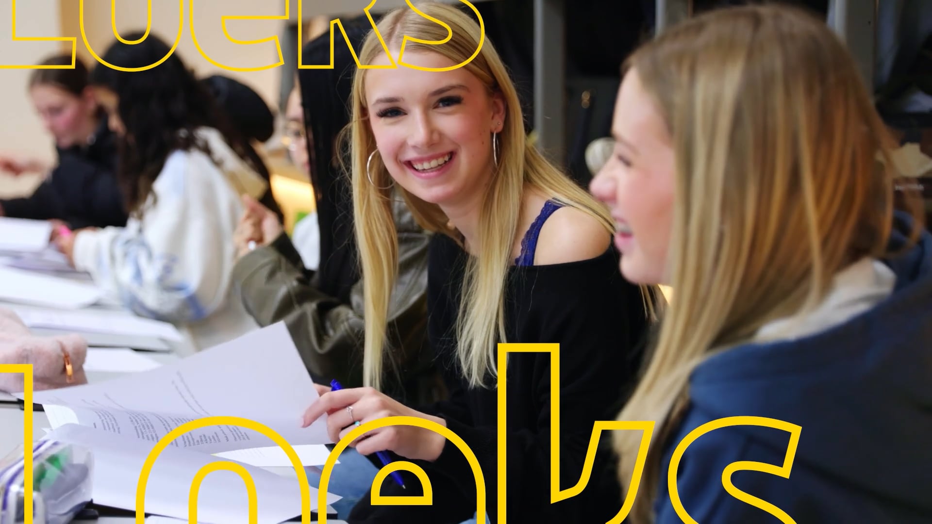 Toekomstige studenten volgen een workshop vanuit het Loeks-programma van Noorderpoort